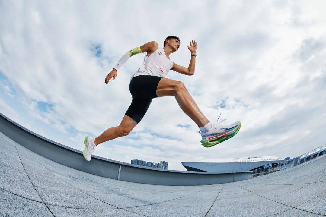 星空娱乐-中国马拉松跨入&amp;quot;205时代&amp;quot;背后，一款跑鞋的二十年押注