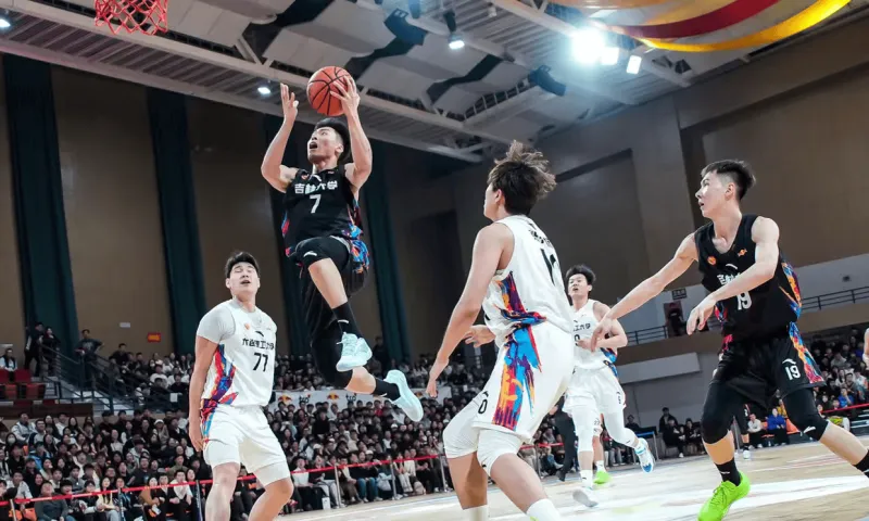 星空体育app-CUBAL东北赛区：段世镭32分，吉林大学89-79战胜大连理工